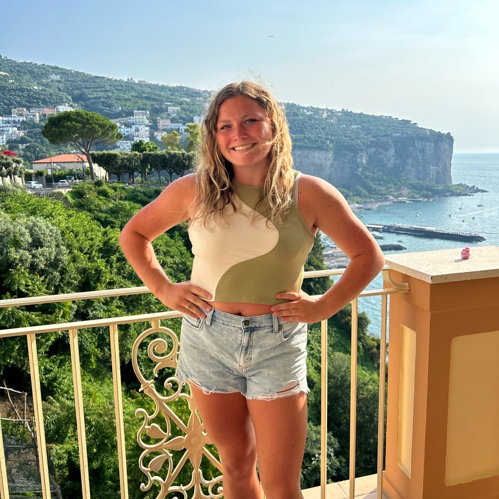 Meet your Posher, Lauren